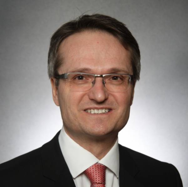 Dr. Matthias Artzt (Editor-in-Chief)